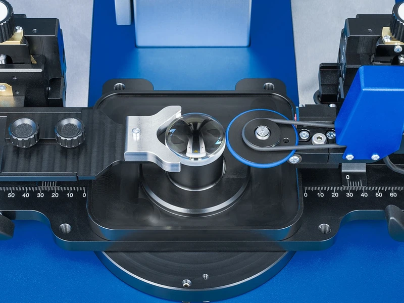 Optical centring and alignment